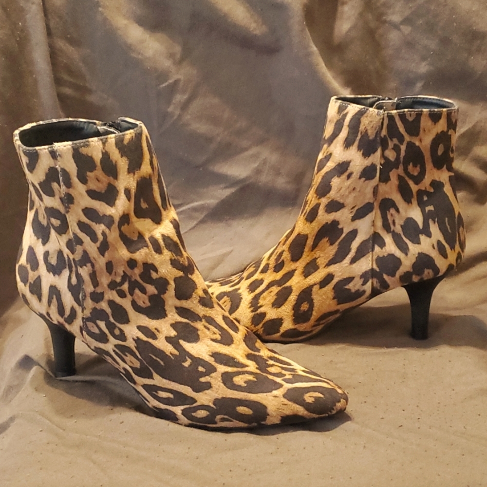 Rampage Leopord Print Booties Size 7.5